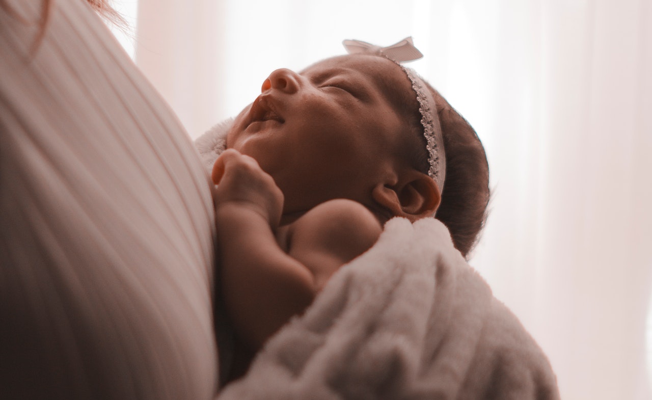 Caring For Newborn Tips If You Have COVID-19